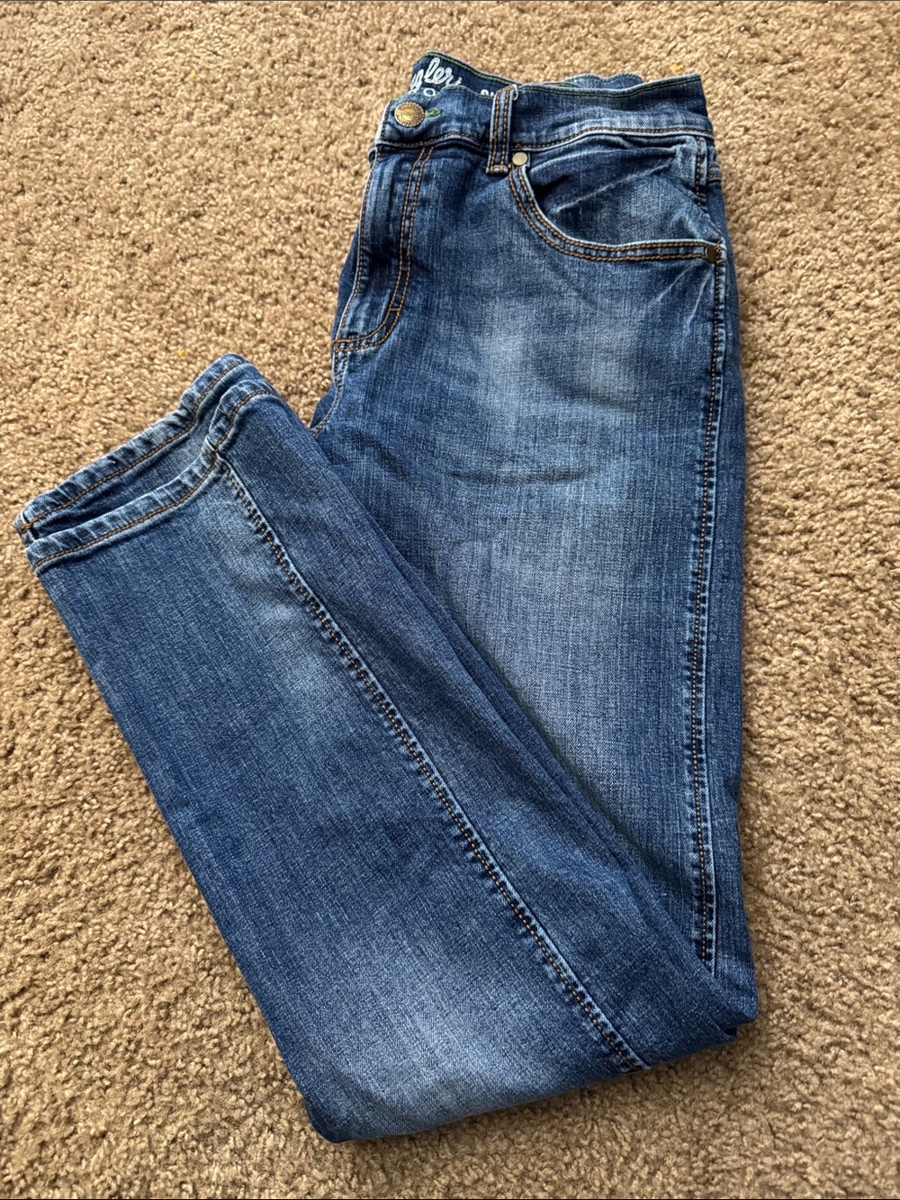 Wrangler Slim Straight Men's Denim Jeans in Washed Blue